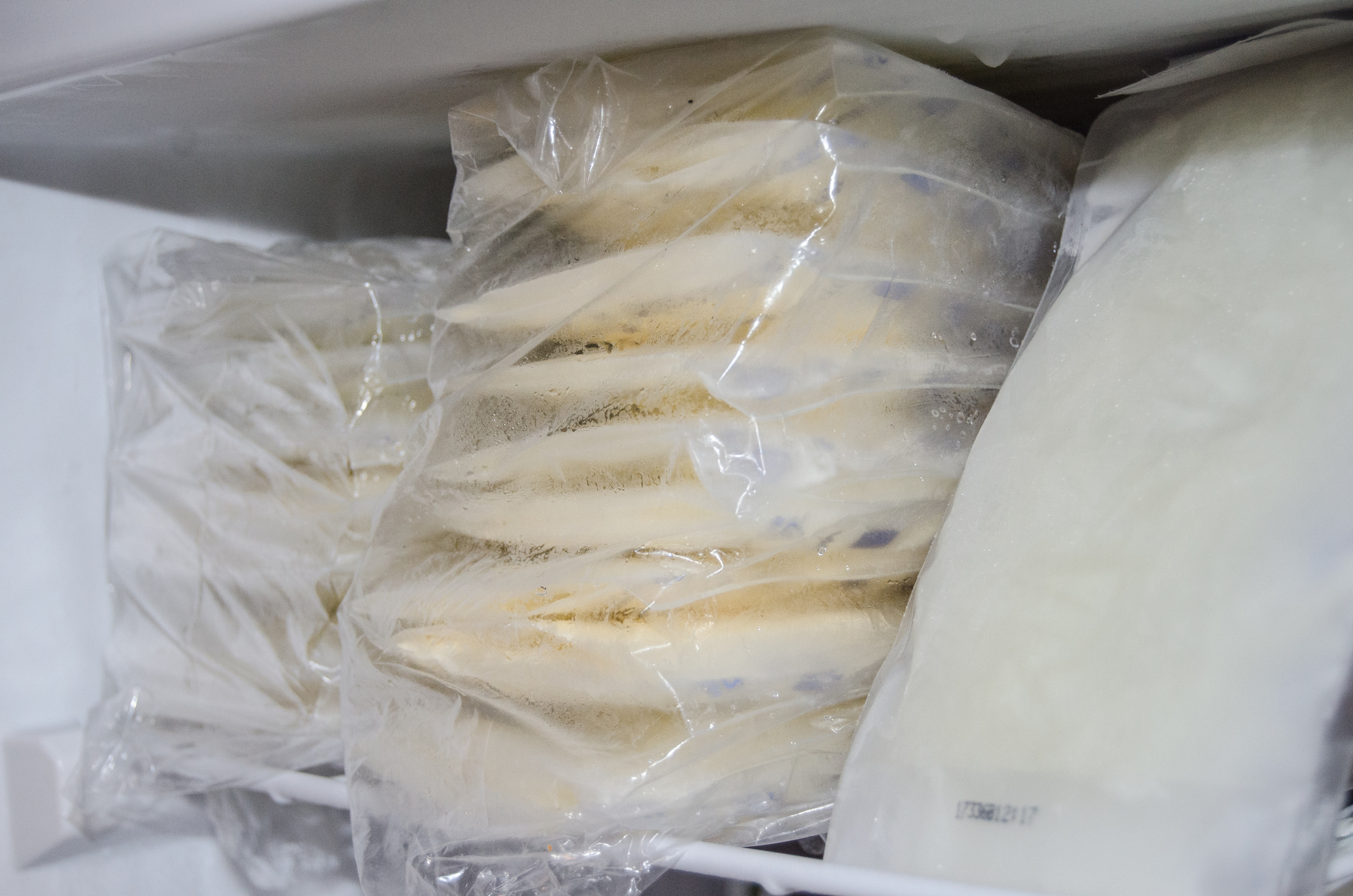 How to freeze and store breastmilk