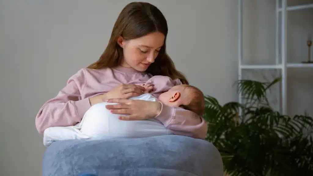 10 Breastfeeding Essentials You'll Be Glad You Had