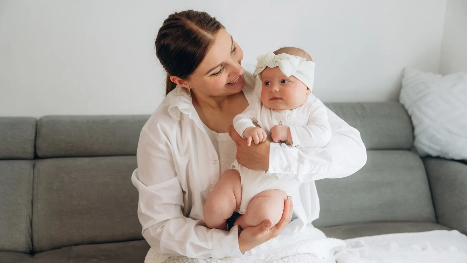 Best Postpartum Gifts for Mom to Ease the Journey Into Motherhood