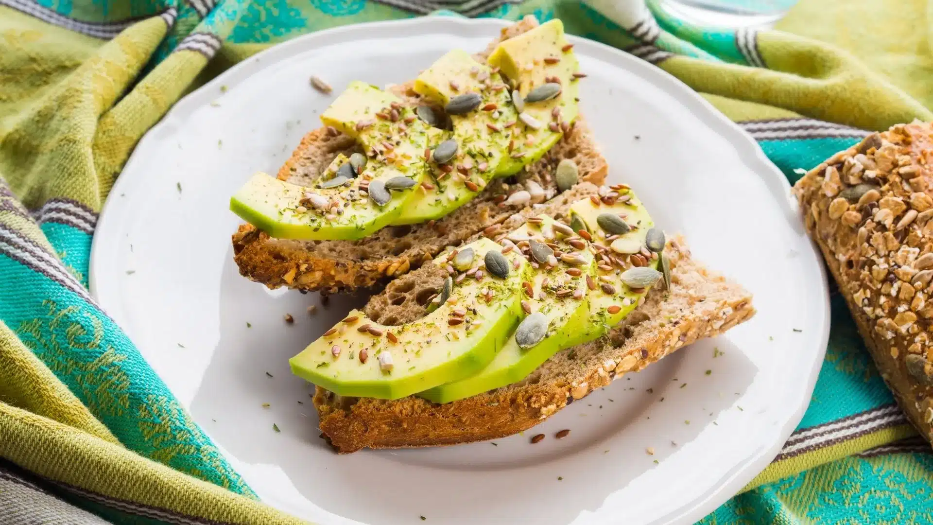 The Complete Guide to Healthy Postpartum Snacks for New Moms